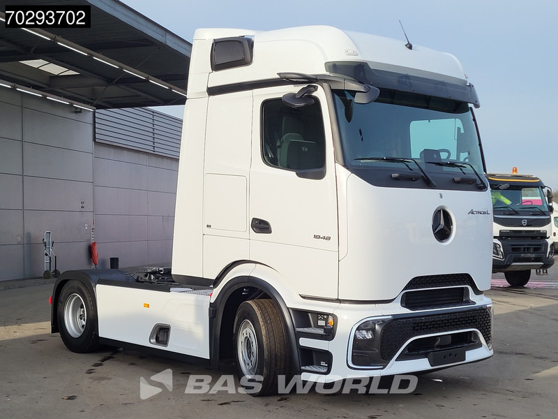 Mercedes-Benz Actros L 1848 4X2 NEW! ProCabin-Big 2x tanks Retarder Standclima Navi ACC - Камион влекач: слика 3 Mercedes-Benz Actros L 1848 4X2 NEW! ProCabin-Big 2x tanks Retarder Standclima Navi ACC - Камион влекач: слика 3
