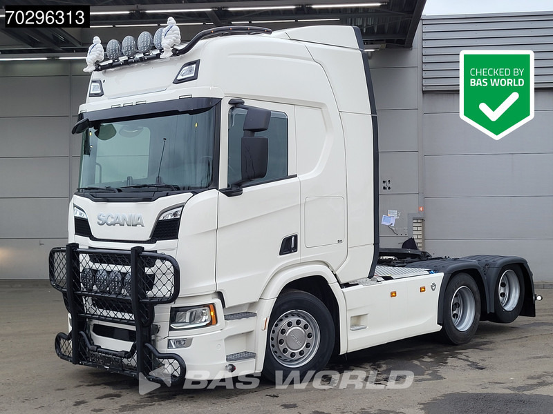 Scania R590 6X2 WB315! Retarder Full-Air 2xTanks Leather ACC Navi LED Euro 6 - Камион влекач: слика 1 Scania R590 6X2 WB315! Retarder Full-Air 2xTanks Leather ACC Navi LED Euro 6 - Камион влекач: слика 1