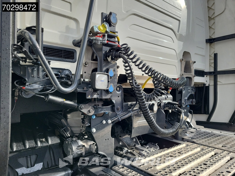 Scania S 660 4X2 Retarder Full-Air 2x Tanks Standklima Leather Led ACC Alcoa Euro 6 - Камион влекач: слика 5 Scania S 660 4X2 Retarder Full-Air 2x Tanks Standklima Leather Led ACC Alcoa Euro 6 - Камион влекач: слика 5