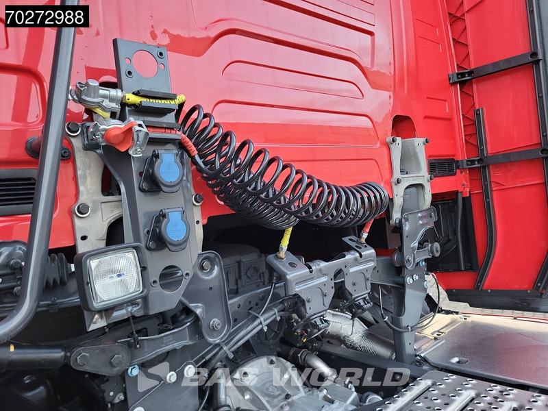 Scania S460 4X2 NEW! Retarder ACC Navi Standklima 2X Tanks - Камион влекач: слика 5 Scania S460 4X2 NEW! Retarder ACC Navi Standklima 2X Tanks - Камион влекач: слика 5