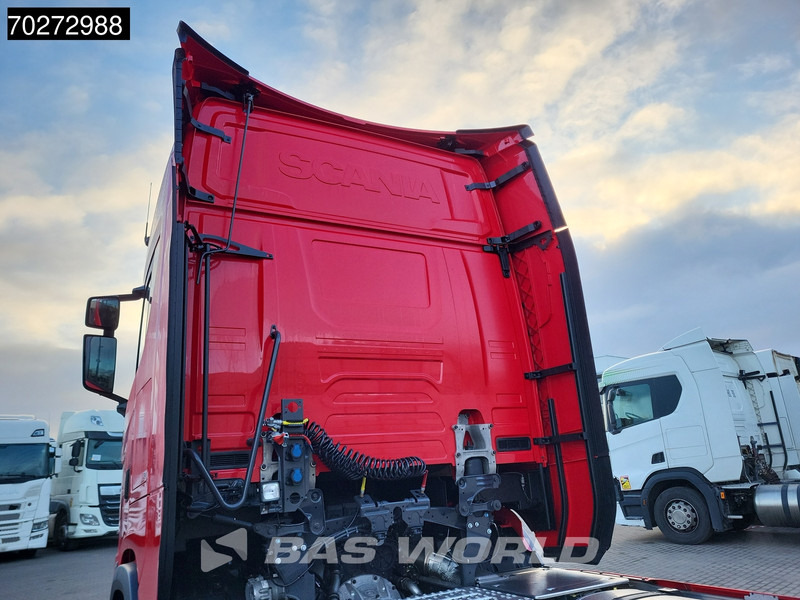 Scania S460 4X2 NEW! Retarder ACC Navi Standklima 2X Tanks - Камион влекач: слика 3 Scania S460 4X2 NEW! Retarder ACC Navi Standklima 2X Tanks - Камион влекач: слика 3