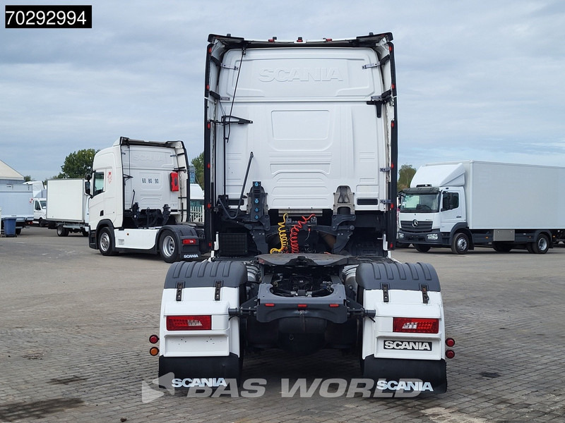 Scania S520 S 4X2 Retarder Full-Air 2x Tanks Leder Standklima Navi ACC LED Euro 6 - Камион влекач: слика 3 Scania S520 S 4X2 Retarder Full-Air 2x Tanks Leder Standklima Navi ACC LED Euro 6 - Камион влекач: слика 3