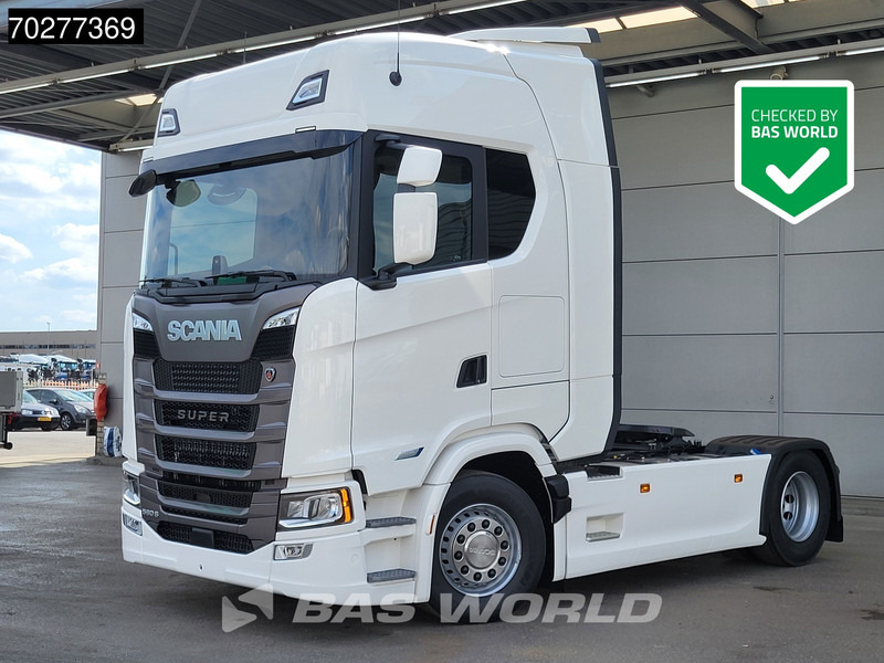 Scania S560 4X2 NEW! Retarder Full-Air 2xTanks Leder Standklima Navi ACC LED - Камион влекач: слика 1 Scania S560 4X2 NEW! Retarder Full-Air 2xTanks Leder Standklima Navi ACC LED - Камион влекач: слика 1