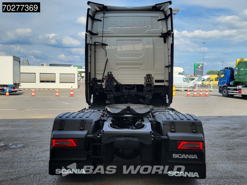 Scania S560 4X2 NEW! Retarder Full-Air 2xTanks Leder Standklima Navi ACC LED - Камион влекач: слика 3 Scania S560 4X2 NEW! Retarder Full-Air 2xTanks Leder Standklima Navi ACC LED - Камион влекач: слика 3