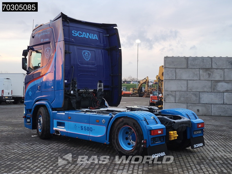Scania S580 S 4X2 Full-Air Retarder 2xTanks Standklima Leder - Камион влекач: слика 2 Scania S580 S 4X2 Full-Air Retarder 2xTanks Standklima Leder - Камион влекач: слика 2