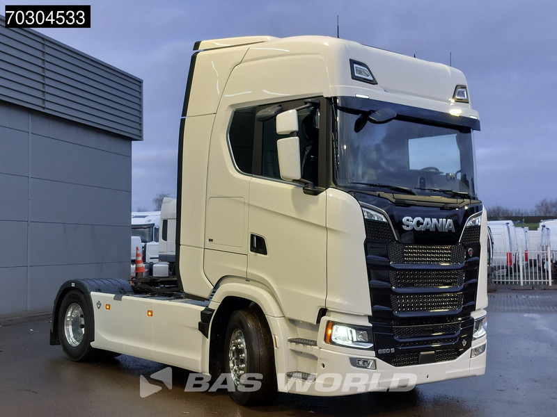 Scania S660 4X2 Retarder Full-Air 2x Tanks Standklima Leather Led ACC Alcoa Euro 6 - Камион влекач: слика 3 Scania S660 4X2 Retarder Full-Air 2x Tanks Standklima Leather Led ACC Alcoa Euro 6 - Камион влекач: слика 3
