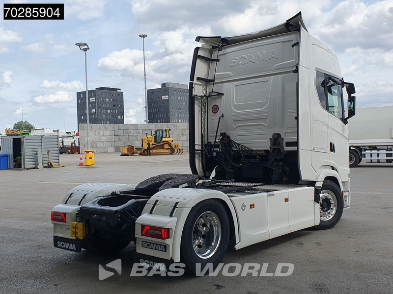 Scania S770 4X2 Full-Air Retarder 2x Tanks Standklima Alcoa's Leather - Камион влекач: слика 5 Scania S770 4X2 Full-Air Retarder 2x Tanks Standklima Alcoa's Leather - Камион влекач: слика 5