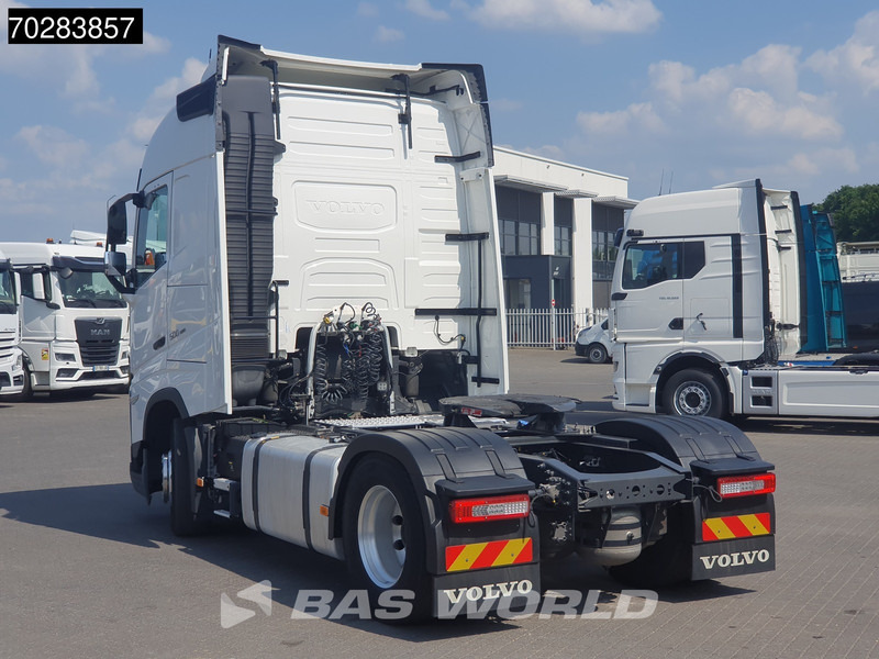 Volvo FH 500 4X2 2xTanks ACC I-Park Cool Navi Euro 6 - Камион влекач: слика 2 Volvo FH 500 4X2 2xTanks ACC I-Park Cool Navi Euro 6 - Камион влекач: слика 2