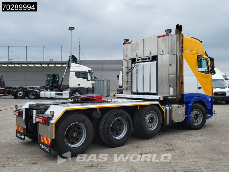 Volvo FH16 700 FH16 8X4 90T! Retarder Big-Axle Lift+Lenkachse Euro 5 - Камион влекач: слика 5 Volvo FH16 700 FH16 8X4 90T! Retarder Big-Axle Lift+Lenkachse Euro 5 - Камион влекач: слика 5