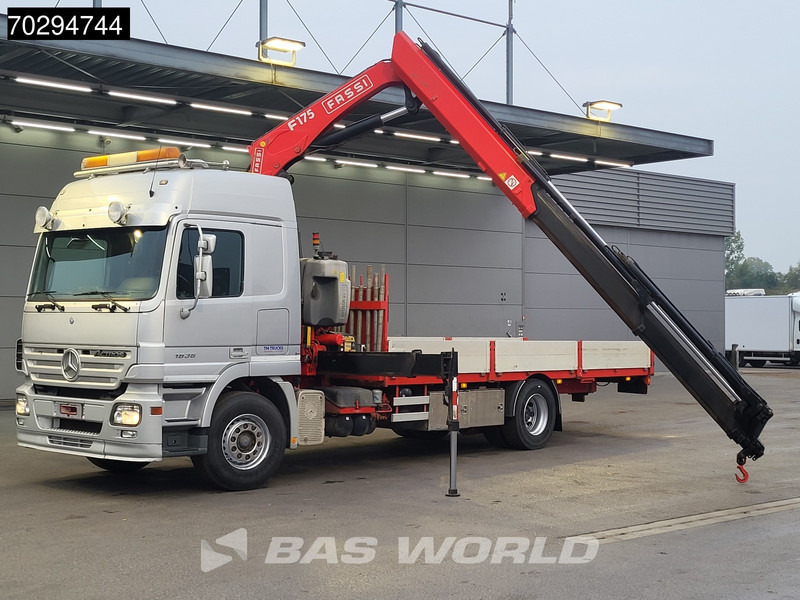 Mercedes-Benz Actros 1836 Actros 4X2 Fassi F175A 26 Crane Kran Remote Automatic Euro 3 - Камион со платформа, Камион со кран: слика 3 Mercedes-Benz Actros 1836 Actros 4X2 Fassi F175A 26 Crane Kran Remote Automatic Euro 3 - Камион со платформа, Камион со кран: слика 3