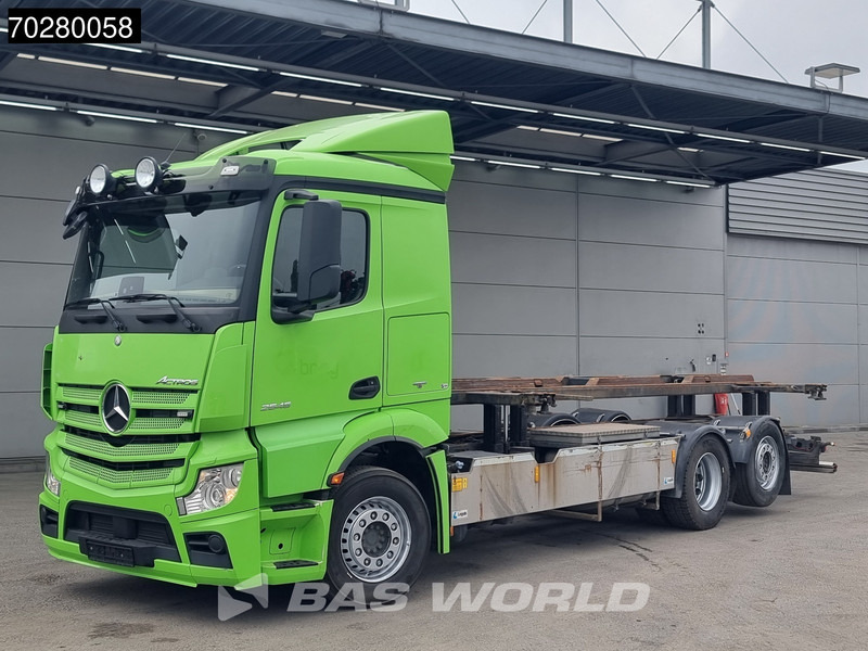 Mercedes-Benz Actros 2545 6X2 Hydraulic Liftable BDF system Lift+steering axle ADR Euro 6 - Транспортер на контејнер/ Камион со променливо тело: слика 5 Mercedes-Benz Actros 2545 6X2 Hydraulic Liftable BDF system Lift+steering axle ADR Euro 6 - Транспортер на контејнер/ Камион со променливо тело: слика 5