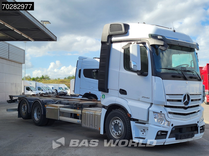 Mercedes-Benz Actros 2548 Actros 6X2 BROKEN ENGINE Lift-Axle Xenon Automatic Euro 6 - Транспортер на контејнер/ Камион со променливо тело: слика 3 Mercedes-Benz Actros 2548 Actros 6X2 BROKEN ENGINE Lift-Axle Xenon Automatic Euro 6 - Транспортер на контејнер/ Камион со променливо тело: слика 3