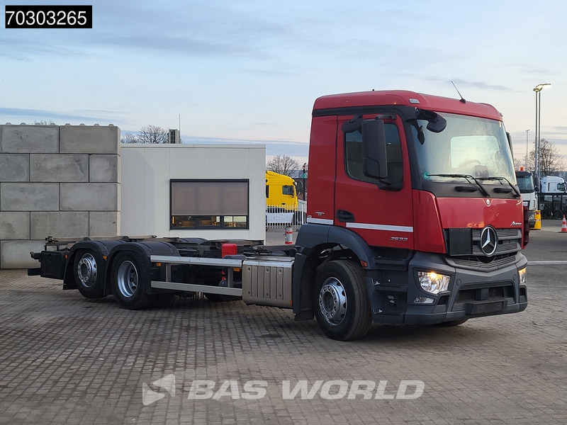 Mercedes-Benz Antos 2533 Antos 6X2 BDF ADR Full Air Suspension Lift+Steering Axle Automatic Euro 6 - Транспортер на контејнер/ Камион со променливо тело: слика 3 Mercedes-Benz Antos 2533 Antos 6X2 BDF ADR Full Air Suspension Lift+Steering Axle Automatic Euro 6 - Транспортер на контејнер/ Камион со променливо тело: слика 3