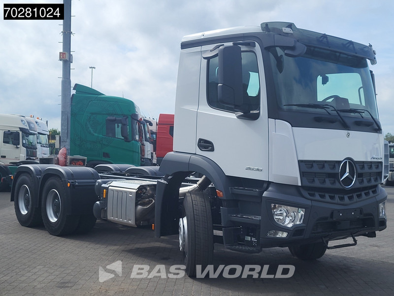 Mercedes-Benz Arocs 2636 6X4 NEW chassis Flywheel PTO Big-Axle Automatic Steelsuspension Euro 6 - Камион со кабинска шасија: слика 3 Mercedes-Benz Arocs 2636 6X4 NEW chassis Flywheel PTO Big-Axle Automatic Steelsuspension Euro 6 - Камион со кабинска шасија: слика 3