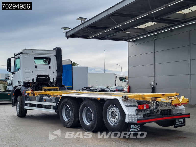 Mercedes-Benz Arocs 3232 Arocs 8X4 LOW Mileage! BDF Big-Axle Lift+Steering-Axle Euro 6 - Транспортер на контејнер/ Камион со променливо тело: слика 2 Mercedes-Benz Arocs 3232 Arocs 8X4 LOW Mileage! BDF Big-Axle Lift+Steering-Axle Euro 6 - Транспортер на контејнер/ Камион со променливо тело: слика 2