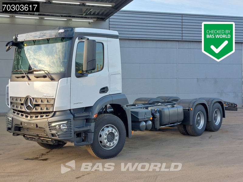 Mercedes-Benz Arocs 3340 6X4 NEW EURO 5 Chassis Steel Suspension Big-Axle Automatic - Камион со кабинска шасија: слика 1 Mercedes-Benz Arocs 3340 6X4 NEW EURO 5 Chassis Steel Suspension Big-Axle Automatic - Камион со кабинска шасија: слика 1