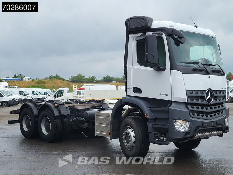 Mercedes-Benz Arocs 3342 6X4 NEW 6x4 chassis Big-Axle Automatic Steel suspension Euro 3 - Камион со кабинска шасија: слика 3 Mercedes-Benz Arocs 3342 6X4 NEW 6x4 chassis Big-Axle Automatic Steel suspension Euro 3 - Камион со кабинска шасија: слика 3