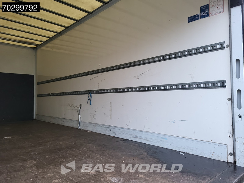 Камион сандучар Mercedes-Benz Atego 818 4X2 8tonner Automatic 1000kg Ladebordwand Euro 6: слика 8