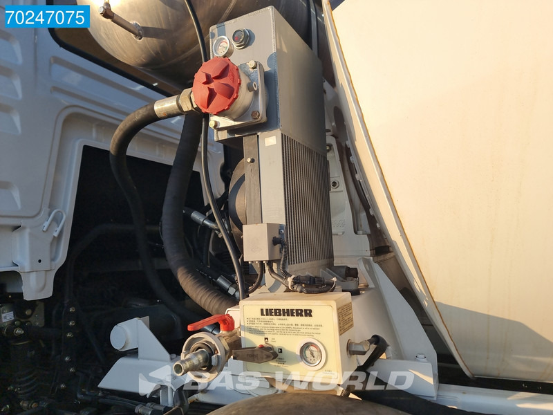Лизинг на SHACMAN M3000 S 8X4 NEW! 8m3 Liebherr Mixer Big-Axle Steelsuspension SHACMAN M3000 S 8X4 NEW! 8m3 Liebherr Mixer Big-Axle Steelsuspension: слика 12