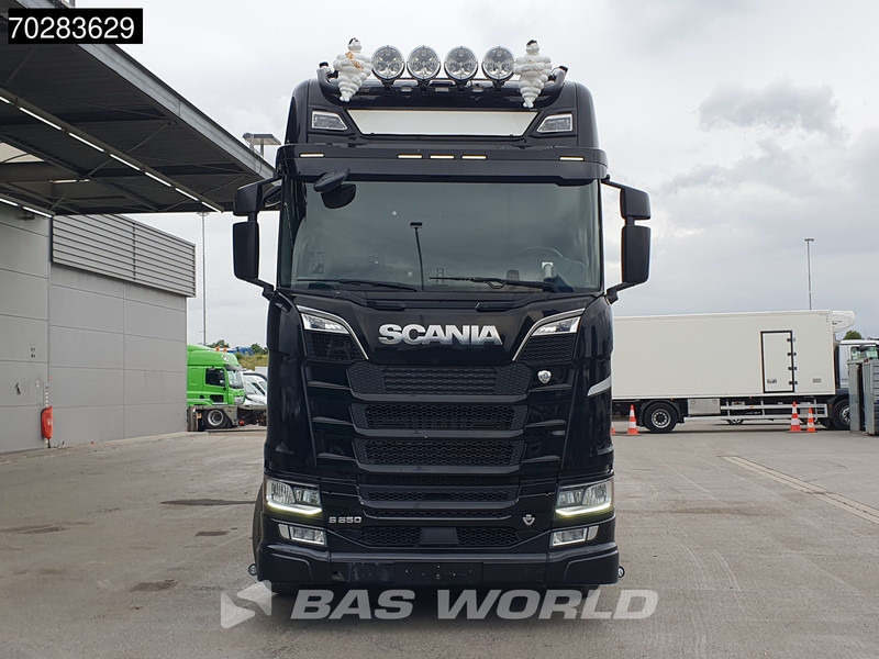 Камион за дрва, Камион со кран Scania S650 S 6X4 Tajfun LIV100K Kran Holztransport Retarder 3-Pedals Euro 6: слика 8