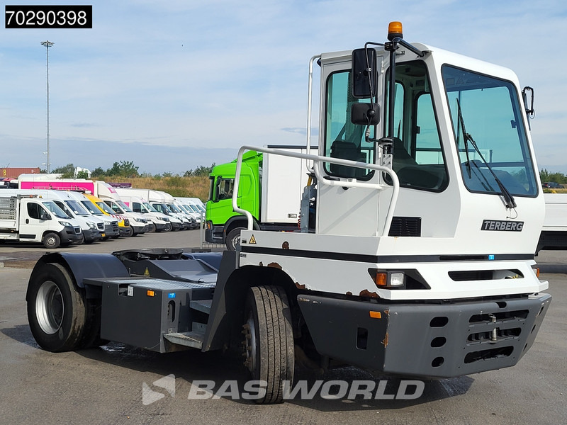Terberg YT222 4X2 NL-Truck EPA Big-Axle Hebesattel - Трактор на терминалот: слика 3 Terberg YT222 4X2 NL-Truck EPA Big-Axle Hebesattel - Трактор на терминалот: слика 3
