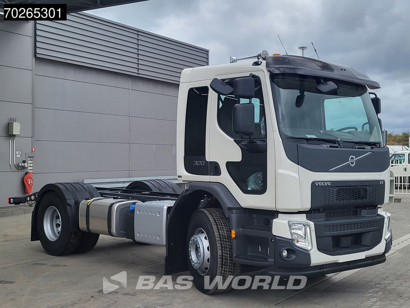 Volvo FE 320 4X2 NEW 18t chassis PTO Preparation Automatic Euro 6 - Камион со кабинска шасија: слика 3 Volvo FE 320 4X2 NEW 18t chassis PTO Preparation Automatic Euro 6 - Камион со кабинска шасија: слика 3