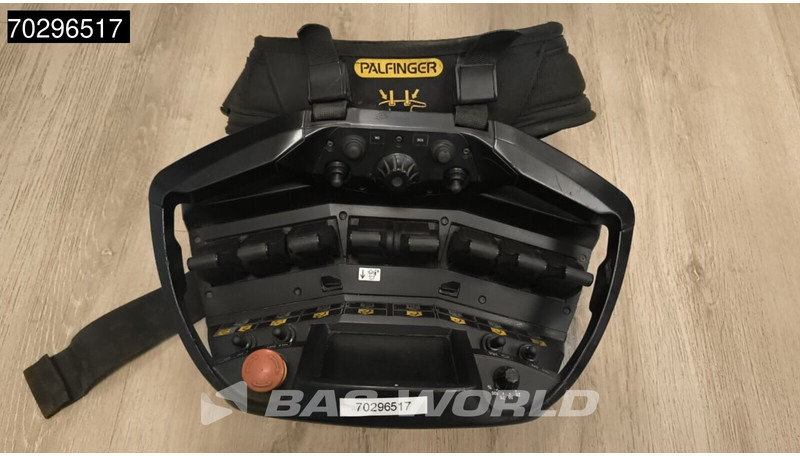 Камион со платформа, Камион со кран Volvo FH 540 FH 8X4 Palfinger PK165.002 TEC G Fly-Jib Winch Big-Axle VEB+ Euro 6: слика 18