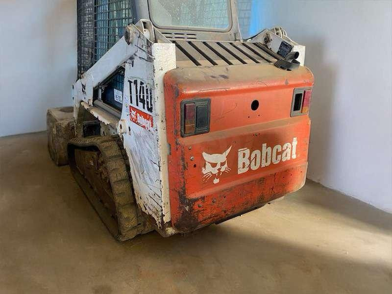 Bobcat T140 - Компактен натоварувач со гасеници: слика 2 Bobcat T140 - Компактен натоварувач со гасеници: слика 2