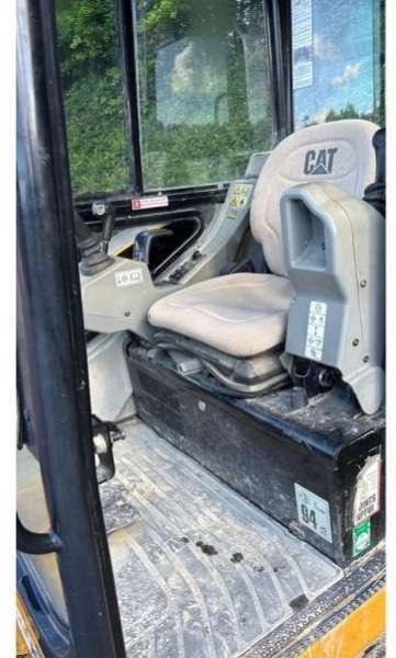 Caterpillar 302.5C - Мини багер: слика 4 Caterpillar 302.5C - Мини багер: слика 4