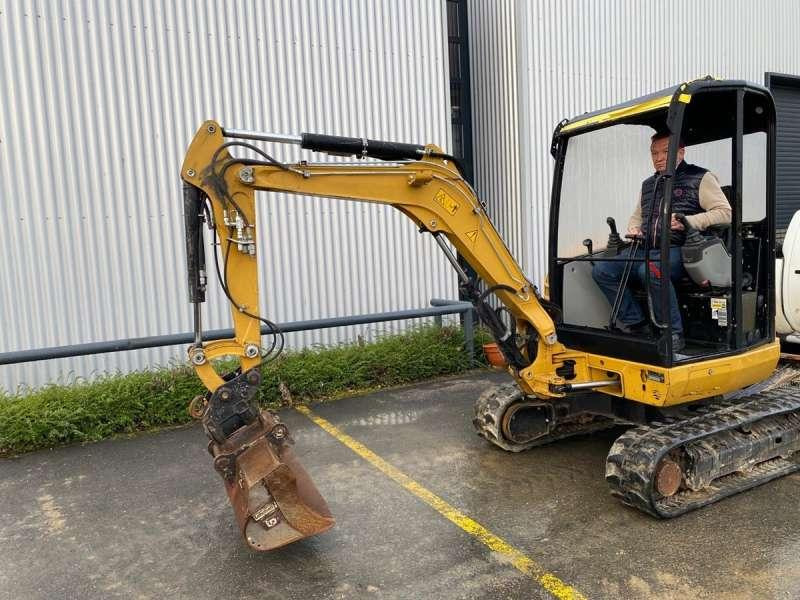 Caterpillar CANOPY 302.7DCR MACHINE SUISSE - Мини багер: слика 4 Caterpillar CANOPY 302.7DCR MACHINE SUISSE - Мини багер: слика 4