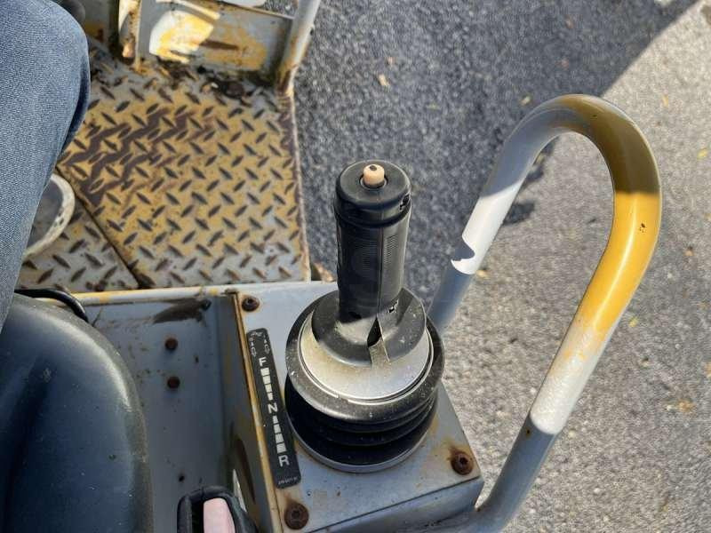Ваљак за пат Caterpillar Compacteur Tandem / Double Billes CB225E: слика 38 Ваљак за пат Caterpillar Compacteur Tandem / Double Billes CB225E: слика 38
