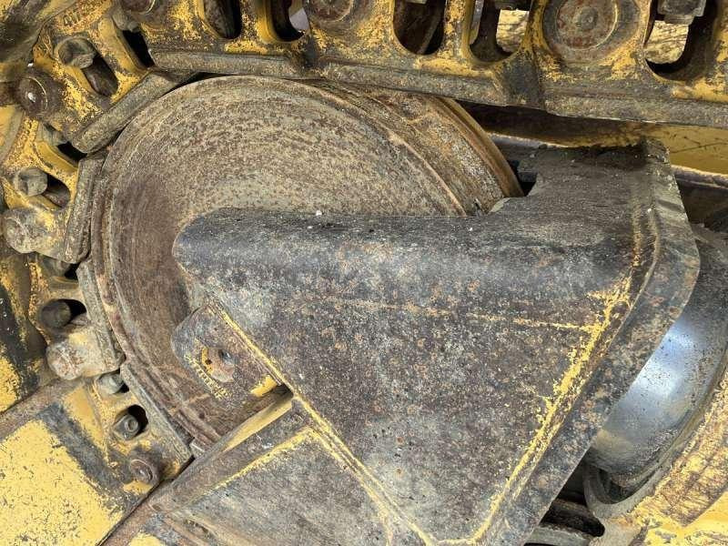 Булдожер Caterpillar D6N LGP: слика 26
