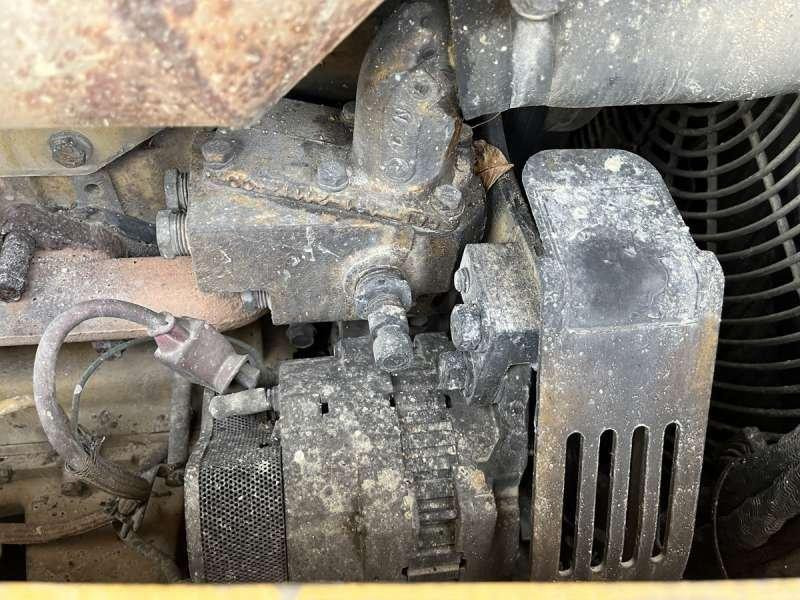 Булдожер Caterpillar D6N LGP: слика 31