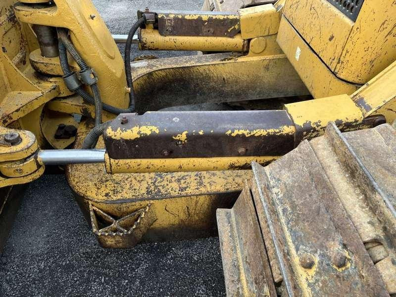 Булдожер Caterpillar D6N LGP: слика 13