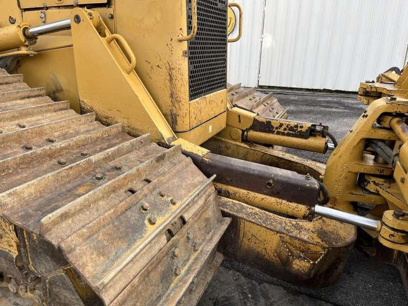 Булдожер Caterpillar D6N LGP: слика 15