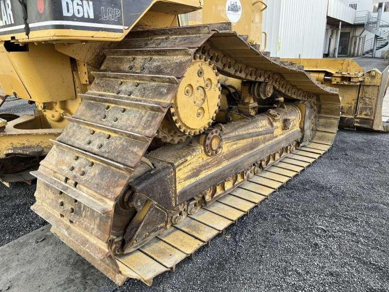 Булдожер Caterpillar D6N LGP: слика 19