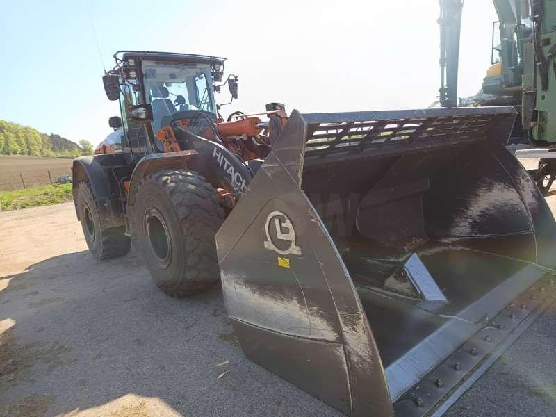 Hitachi ZW220-7 - Натоварувач на тркала: слика 2 Hitachi ZW220-7 - Натоварувач на тркала: слика 2