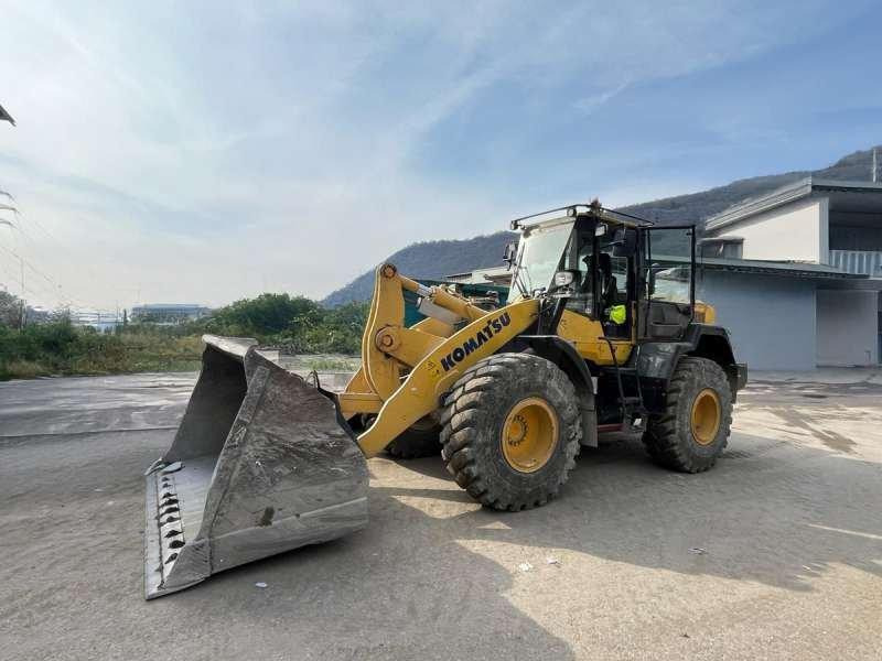 Komatsu WA320-7 - Натоварувач на тркала: слика 1 Komatsu WA320-7 - Натоварувач на тркала: слика 1