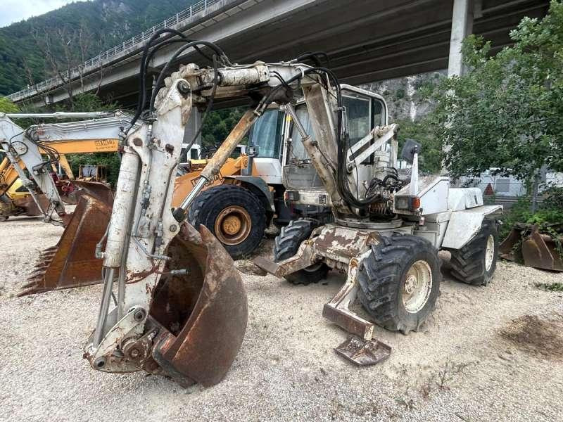Mecalac 8CXI - Багер на тркала: слика 4 Mecalac 8CXI - Багер на тркала: слика 4