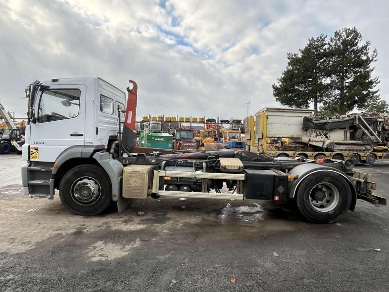 Mercedes AXOR 1833 - Камион со кука за подигање: слика 4 Mercedes AXOR 1833 - Камион со кука за подигање: слика 4
