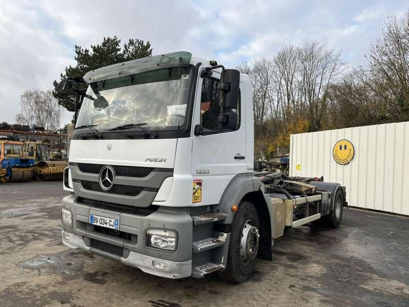 Mercedes AXOR 1833 - Камион со кука за подигање: слика 2 Mercedes AXOR 1833 - Камион со кука за подигање: слика 2