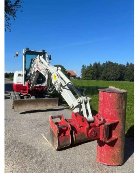 Takeuchi TB235-2 - Мини багер: слика 2 Takeuchi TB235-2 - Мини багер: слика 2