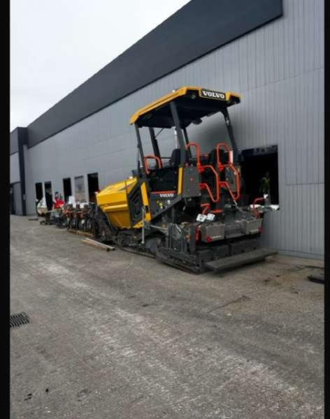 Volvo P2820D MACHINE SUISSE - Асфалтен поплочувач: слика 2 Volvo P2820D MACHINE SUISSE - Асфалтен поплочувач: слика 2