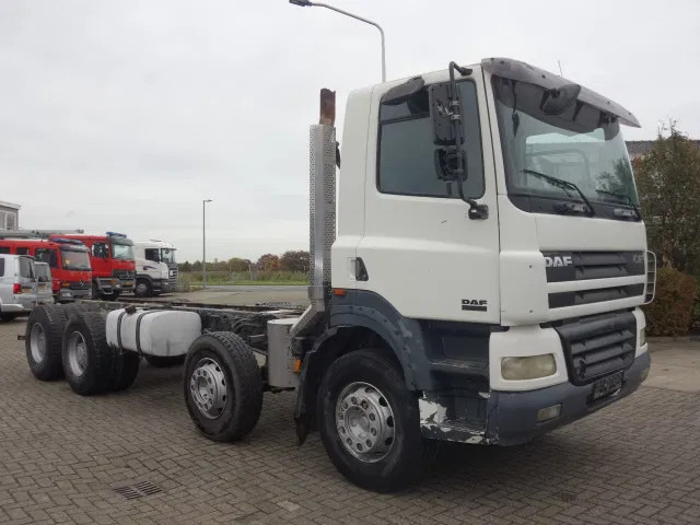 DAF CF 85.430 8X4 EURO3 WITH AIRCO - Камион со кабинска шасија: слика 1 DAF CF 85.430 8X4 EURO3 WITH AIRCO - Камион со кабинска шасија: слика 1