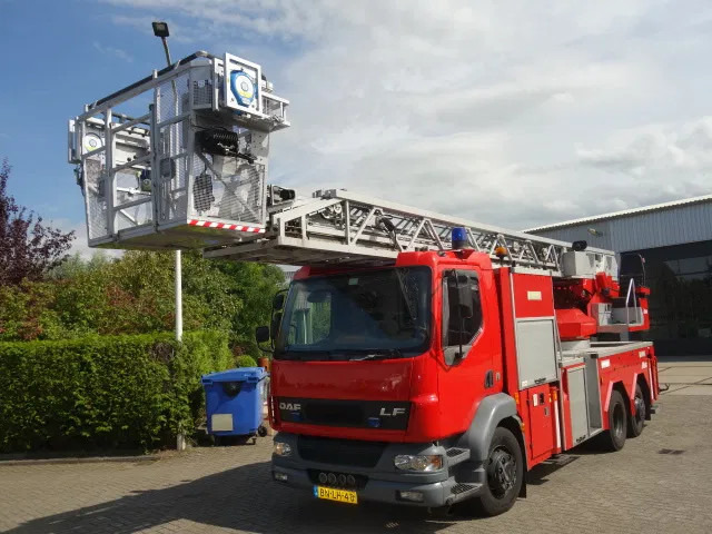 DAF LF 55.250 METZ 30 meter - Противпожарен камион: слика 5 DAF LF 55.250 METZ 30 meter - Противпожарен камион: слика 5