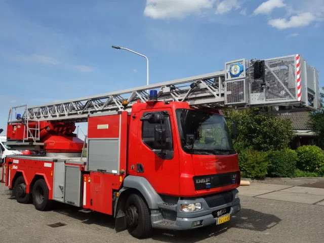 DAF LF 55.250 METZ 30 meter - Противпожарен камион: слика 4 DAF LF 55.250 METZ 30 meter - Противпожарен камион: слика 4