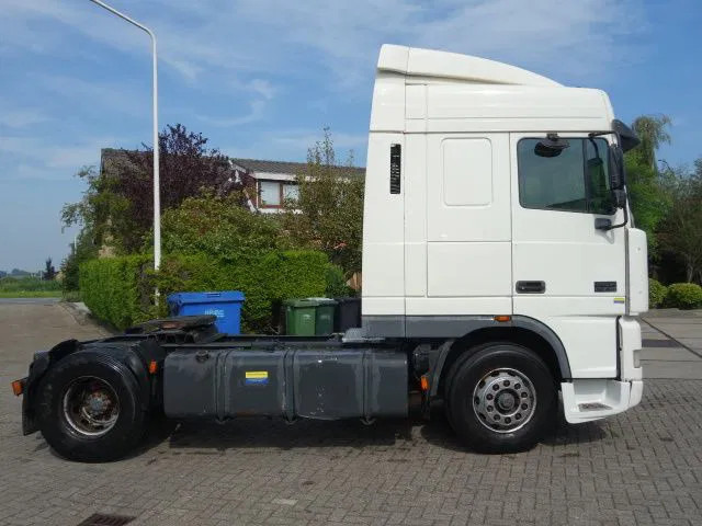 DAF XF 430 EURO3 MANAULE GEAR - Камион влекач: слика 3 DAF XF 430 EURO3 MANAULE GEAR - Камион влекач: слика 3