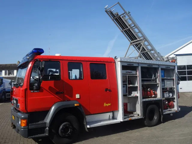 MAN 15 224-with winch 2500liter tank manual gearbox ,ziegler pomp - Противпожарен камион: слика 2 MAN 15 224-with winch 2500liter tank manual gearbox ,ziegler pomp - Противпожарен камион: слика 2