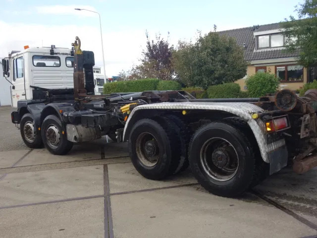 MAN 35-364 8X4 - Камион со кука за подигање: слика 2 MAN 35-364 8X4 - Камион со кука за подигање: слика 2