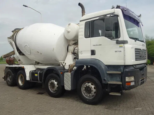 MAN TGA 35.360 8X4 MIXER STEEL SPRINGS BIG AXELS MANUAL FEUL POMP - Камион миксер за бетон: слика 1 MAN TGA 35.360 8X4 MIXER STEEL SPRINGS BIG AXELS MANUAL FEUL POMP - Камион миксер за бетон: слика 1